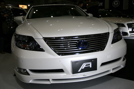 a_r_t_lexus_ls600hl_11