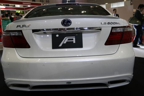 a_r_t_lexus_ls600hl_2