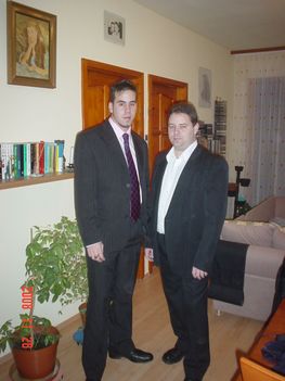 Ákos-40