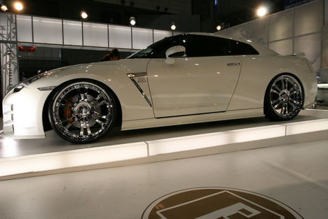 branew_nissan_gt_r_tokyo_auto_salon_2009_9