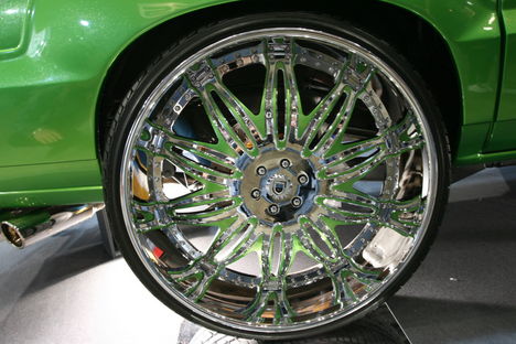cadillac_ext_with_32_inch_asanti_wheels_6