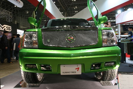 cadillac_ext_with_32_inch_asanti_wheels_9