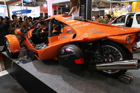 campagna_t_rex_tokyo_auto_salon_2009_5