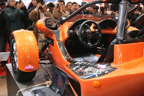campagna_t_rex_tokyo_auto_salon_2009_6