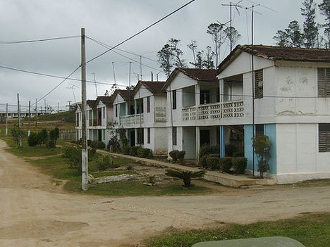 ELDUGOTT-FALÚ (KUBA)