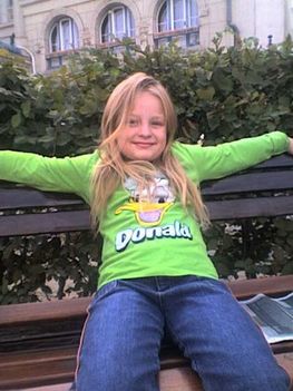 user_9705854_1222421116377_box