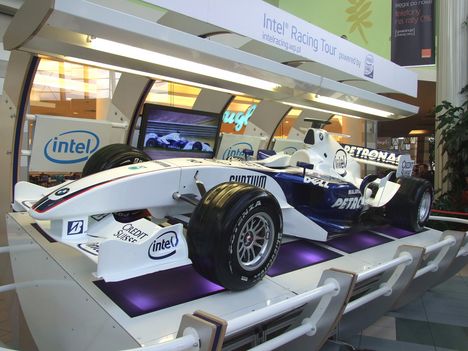 BMW_Sauber_F1_Kubica_car_02
