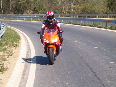 motorozás