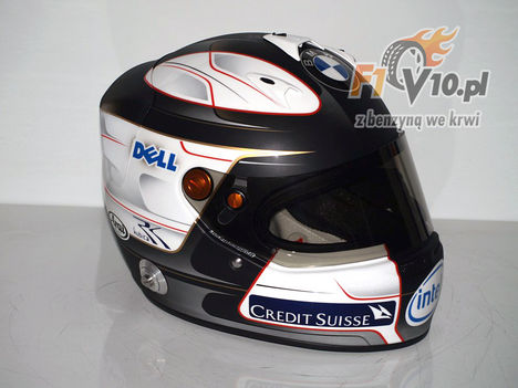 new-kubica-helmet-1