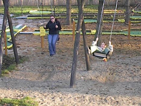 Szabi 1 2006 jászberényi állatkert,anya és lánya