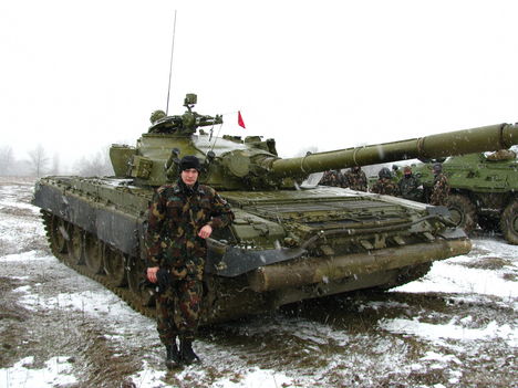 T-72 társaságában