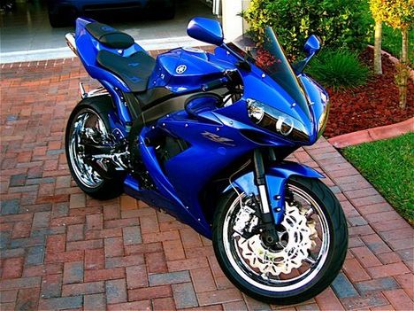yamaha r1