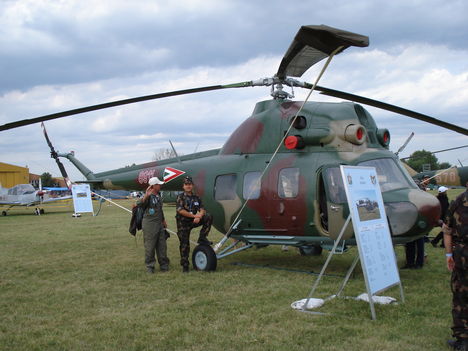 Mi-2 heli.
