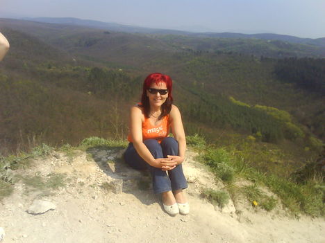 csücsülök...:):)