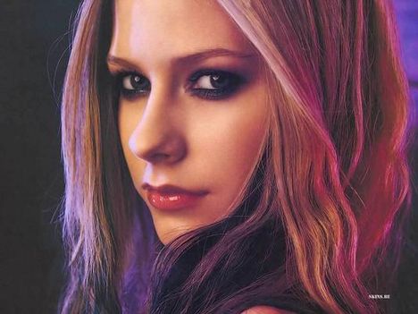 Avril-Lavigne[5]