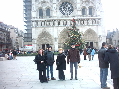 NOTRE-DAME PARIS