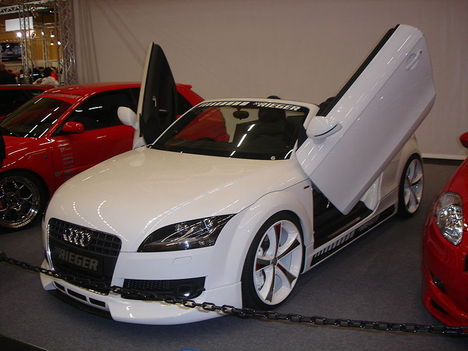 800px-Audi_TT_Roadster_Tuning