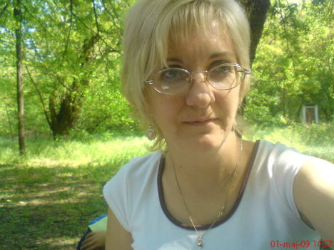 mosoly közelről