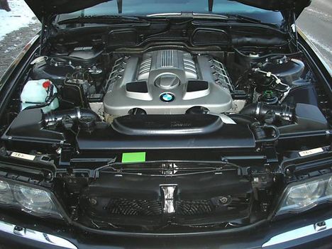 BMW 740d mocija