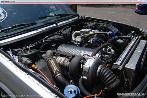 BMW nagy turbós