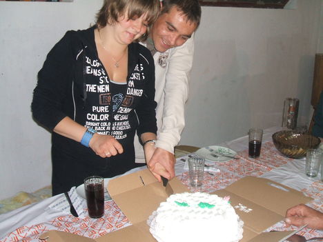 ballagási torta vágása