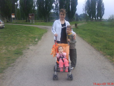 Gyerekekkel