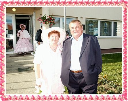 "rózsaszín" eskövőn férjemmel