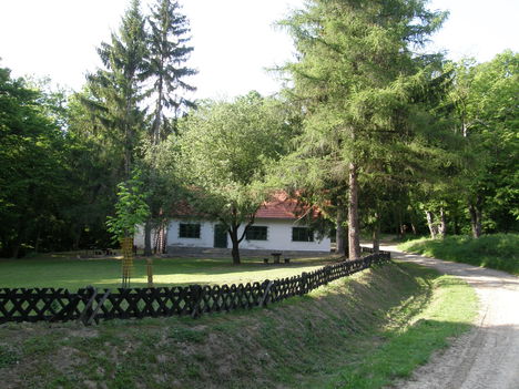Lóri vadászház