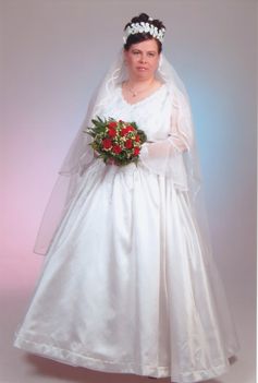 Ildi egyedül (álló)