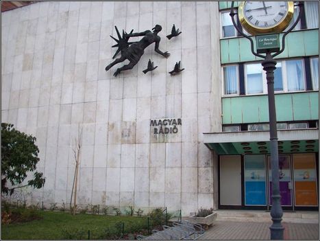182. Magyarország - Budapest, a Magyar Rádió épületének főbejárata