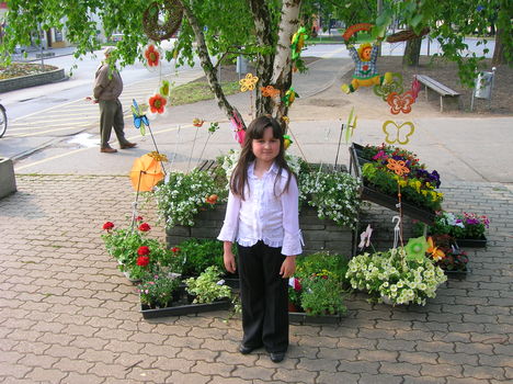  Kislányom:   Hajnalka