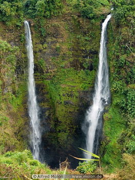 07 Twin waterfalls