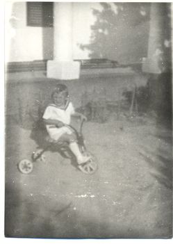 Csoboth Zoltán biciklizik