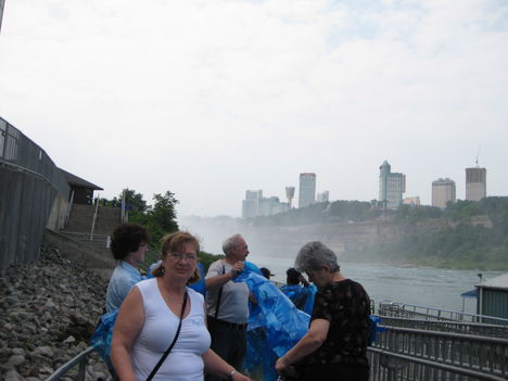 ERZSI   PIKTURES NIAGARA 090