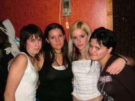 Anit.én,Kata és Bia