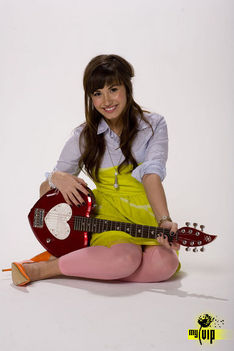 Demi gitárral