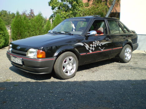 ford escort 8