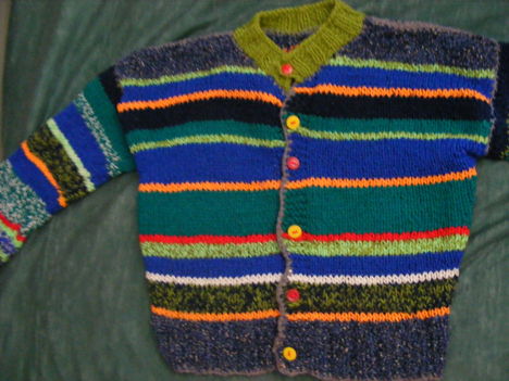 2009.06 kötött lányka pulóver