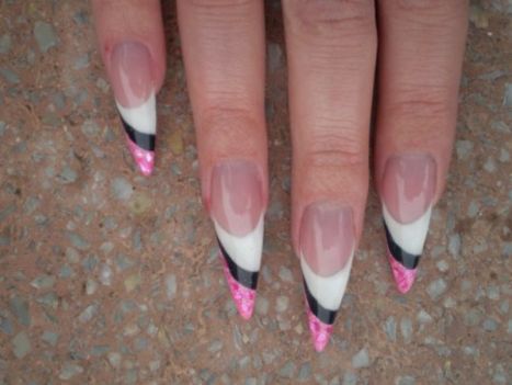 black and pink 019 (450 x 338)