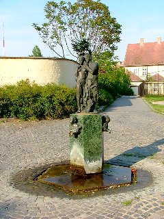 kis szökőkút a Szent Imre herceg utcában