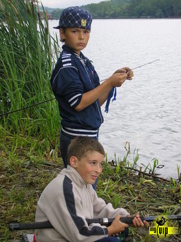 ákoska horgászik