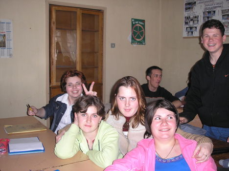 Aprilis 11 085