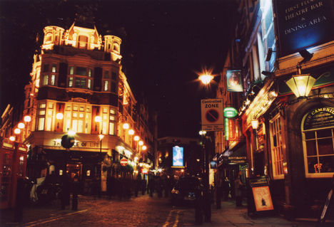 CAMBRIDGE CIRCUS