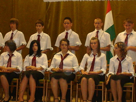 szinpadon bucsuznak