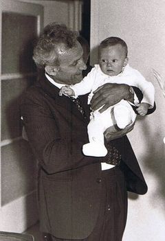 1976 Én Lacikával, aki 9 hónapos