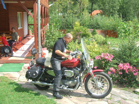 DSCF0343Tiszaföldvárol érkezett a motoros találkozora
