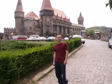 2009 \ Hunyadi kastely