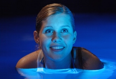 Emma a vízben