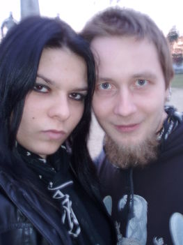 itt próbálunk komoly fejet vágni...hallani az olló csattogását:D