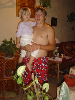 Fiatalabbik fiam,Valentin,es Antonia